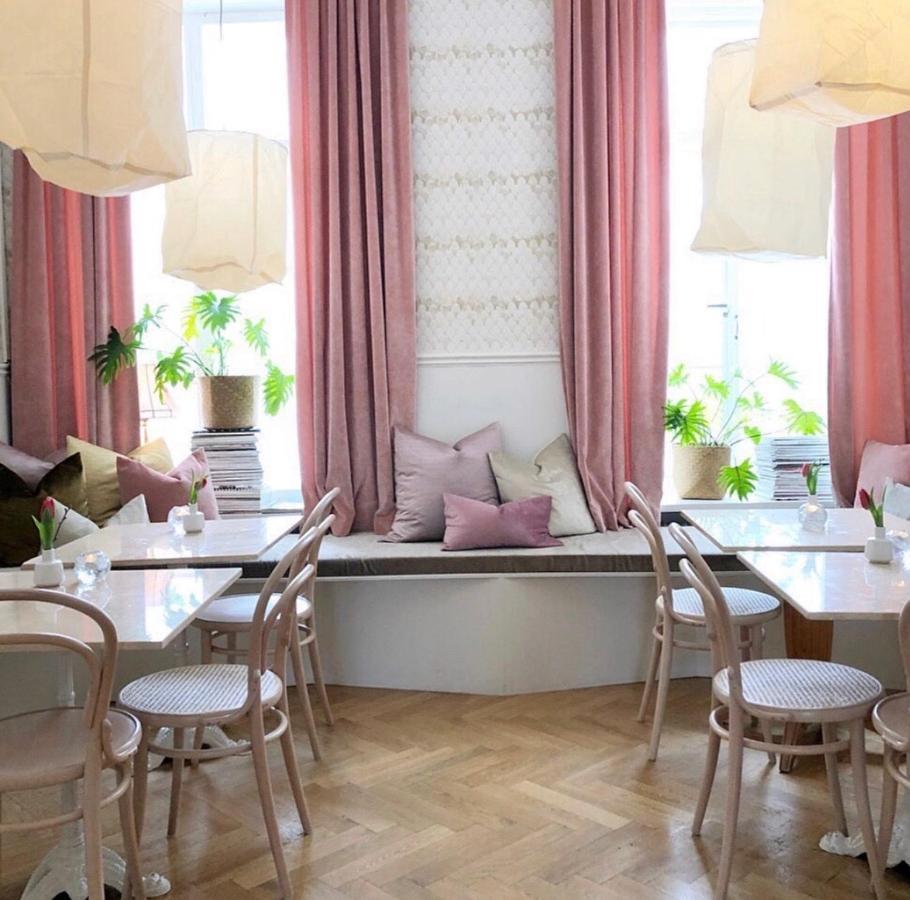Cafe Mandeltartan B&B Villafloraviola Ronneby Exterior foto